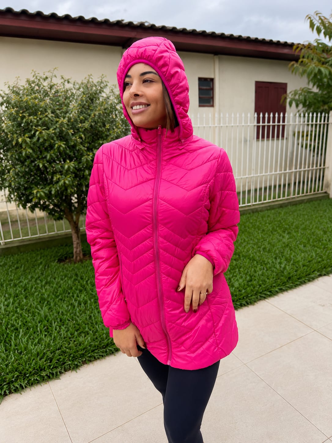 Jaqueta com capuz removível, bolsos e mangas de cava raglan Biamar